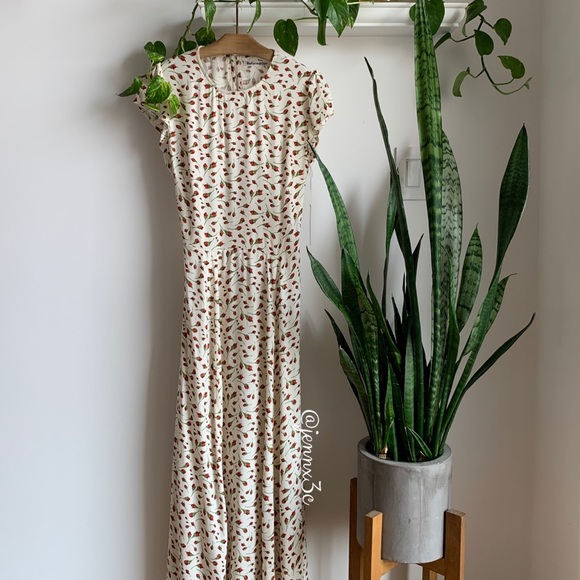 Reformation Gavin Dress || Marion - Picture 14 of 15